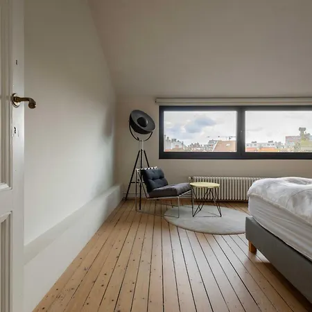 Vakantiehuis Spacious Belle Epoque House With Free Parking Oostende