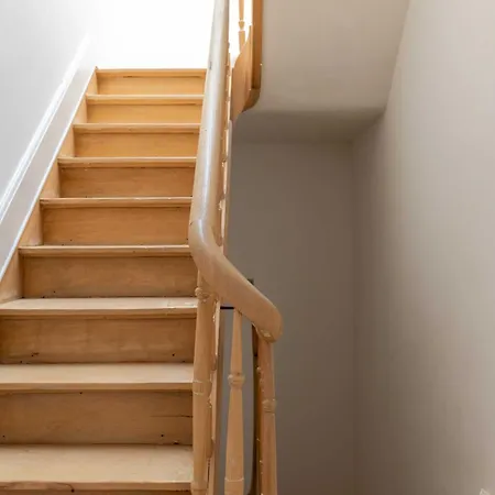 Spacious Belle Epoque House With Free Parking Vakantiehuis *