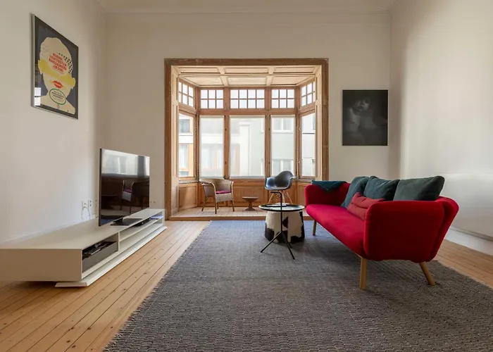 Ferienhaus Spacious Belle Epoque House With Free Parking *