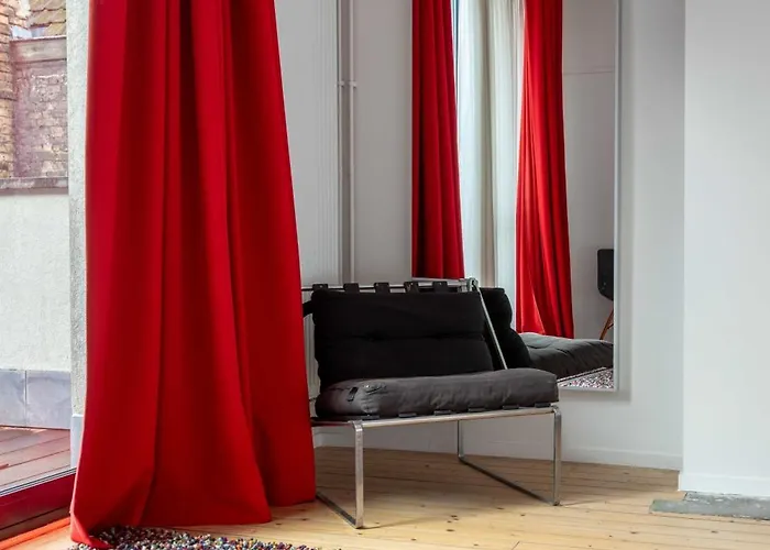 Ferienhaus Spacious Belle Epoque House With Free Parking