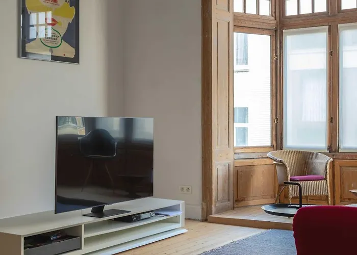 Ferienhaus Spacious Belle Epoque House With Free Parking *