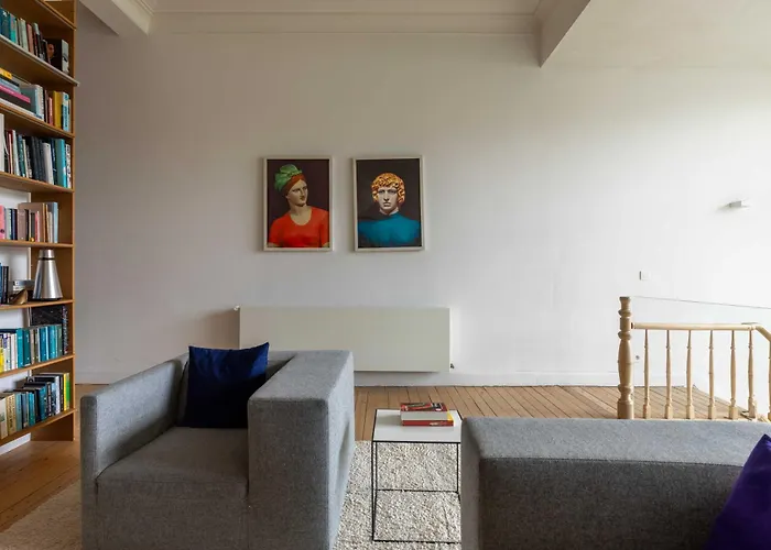 Ferienhaus Spacious Belle Epoque House With Free Parking *