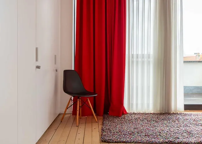 Spacious Belle Epoque House With Free Parking Ferienhaus