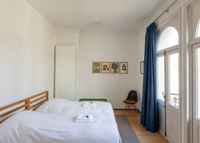 Ferienhaus Spacious Belle Epoque House With Free Parking *