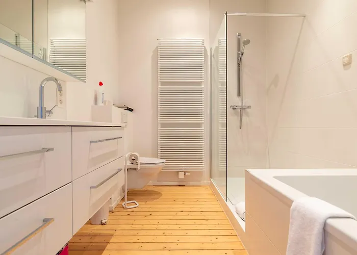 Ferienhaus Spacious Belle Epoque House With Free Parking