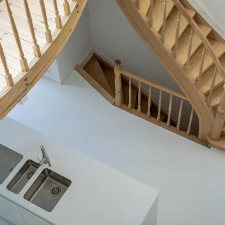 Spacious Belle Epoque House With Free Parking Vakantiehuis